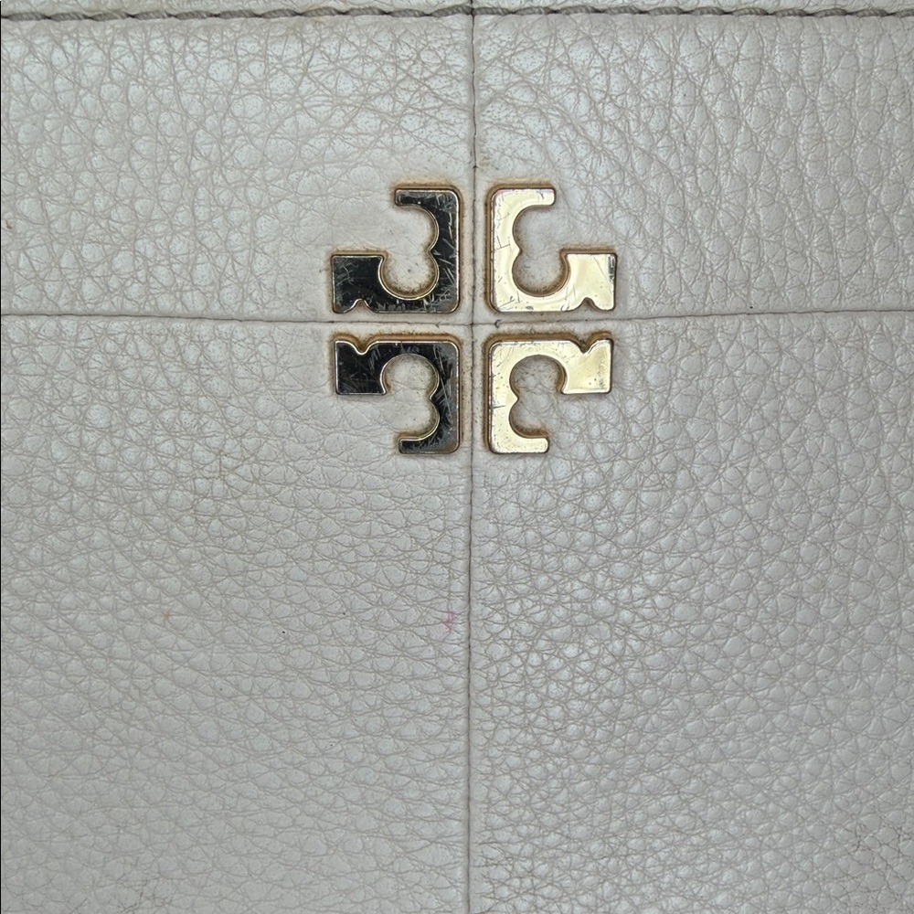 Tory Burch like new condition leather light blush Crossbody. Gold hardware. - Picture 2 of 12